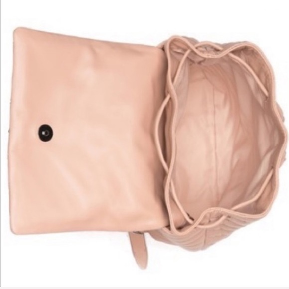 🎉HP🎉 Rebecca Minkoff Edie Leather Flap Backpack - Picture 4 of 16